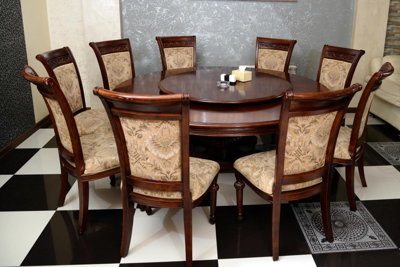 Royal Plus Hotel Yerevan Bagian luar foto