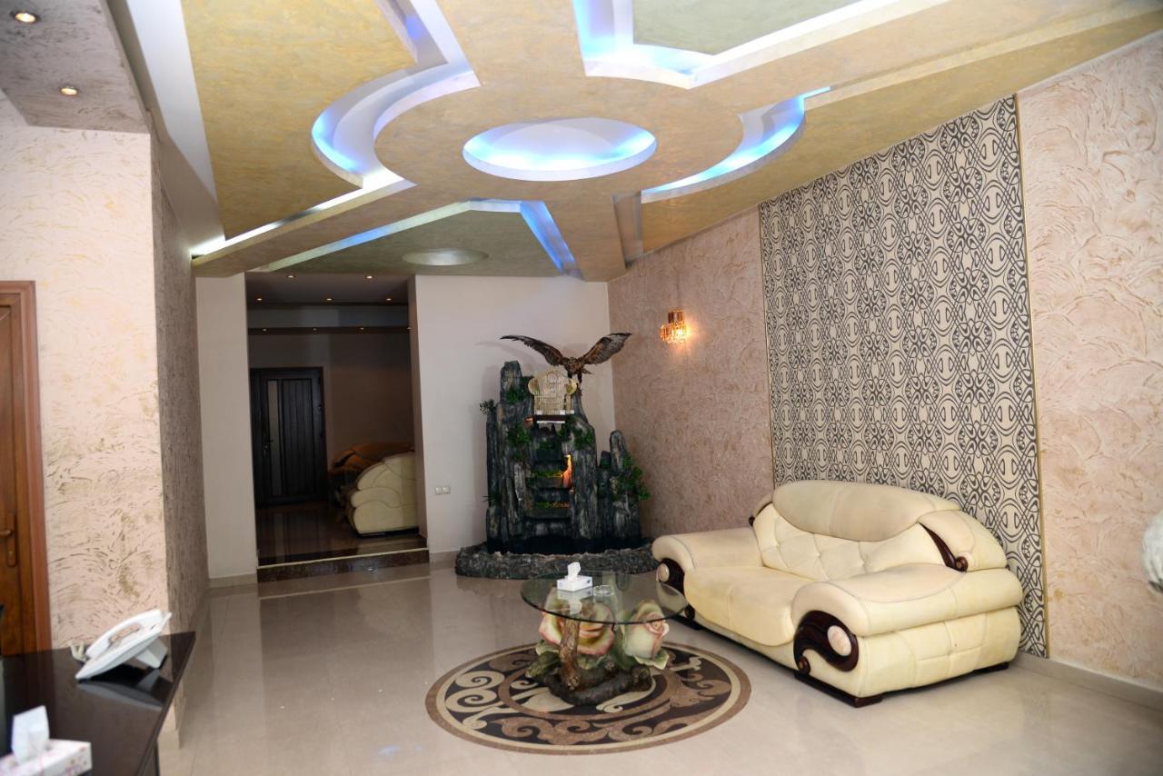 Royal Plus Hotel Yerevan Bagian luar foto