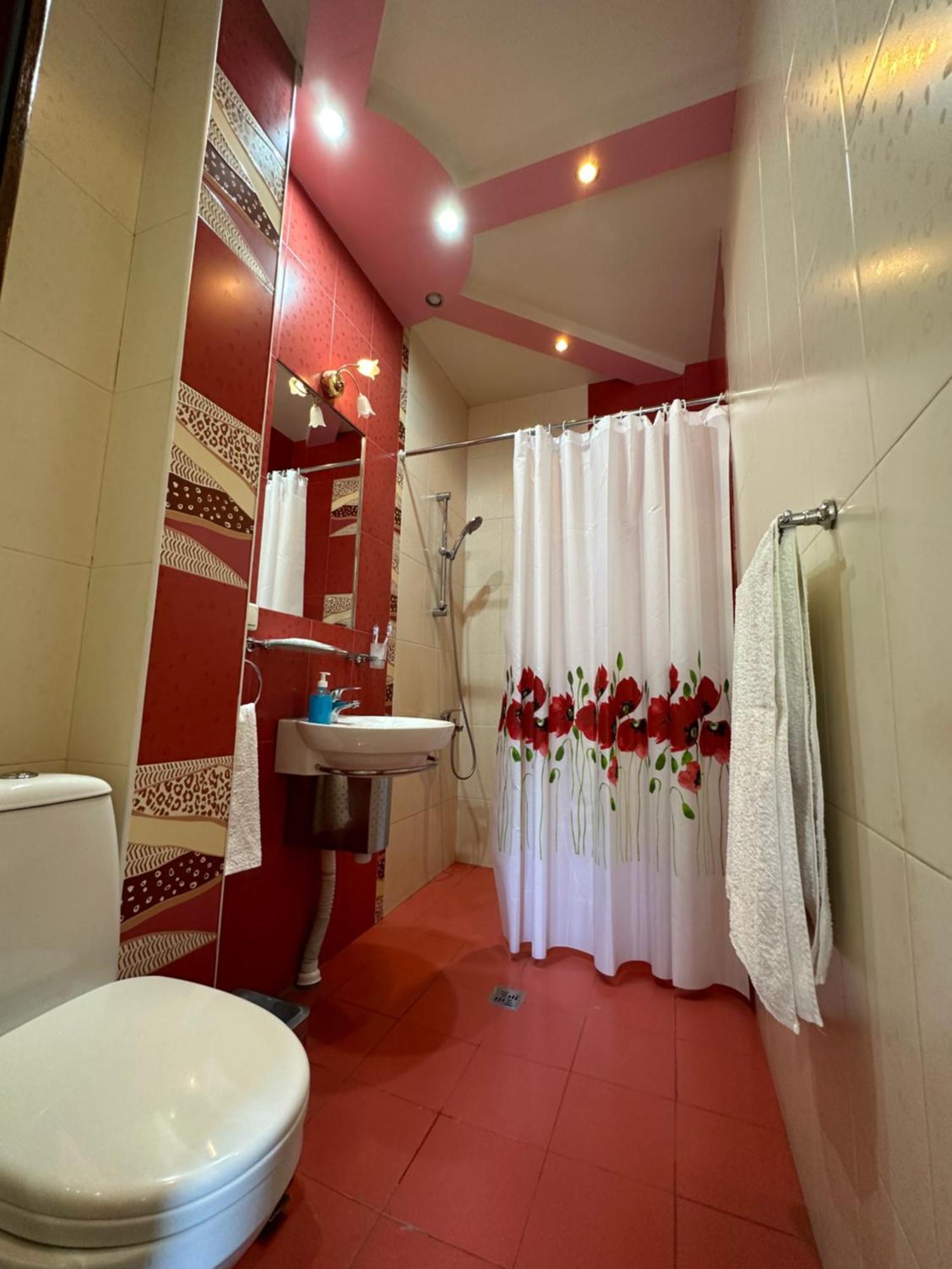 Royal Plus Hotel Yerevan Bagian luar foto
