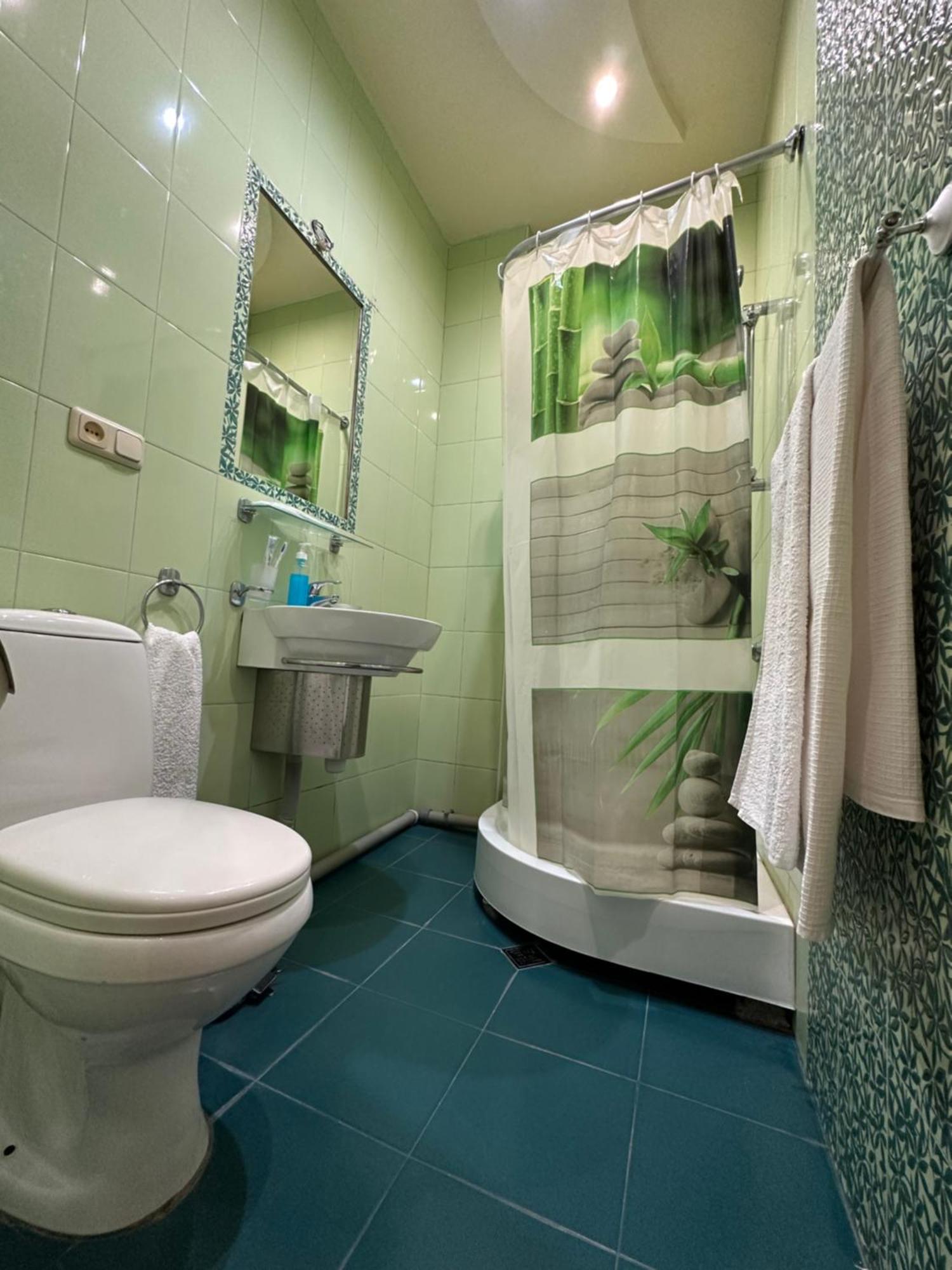 Royal Plus Hotel Yerevan Bagian luar foto