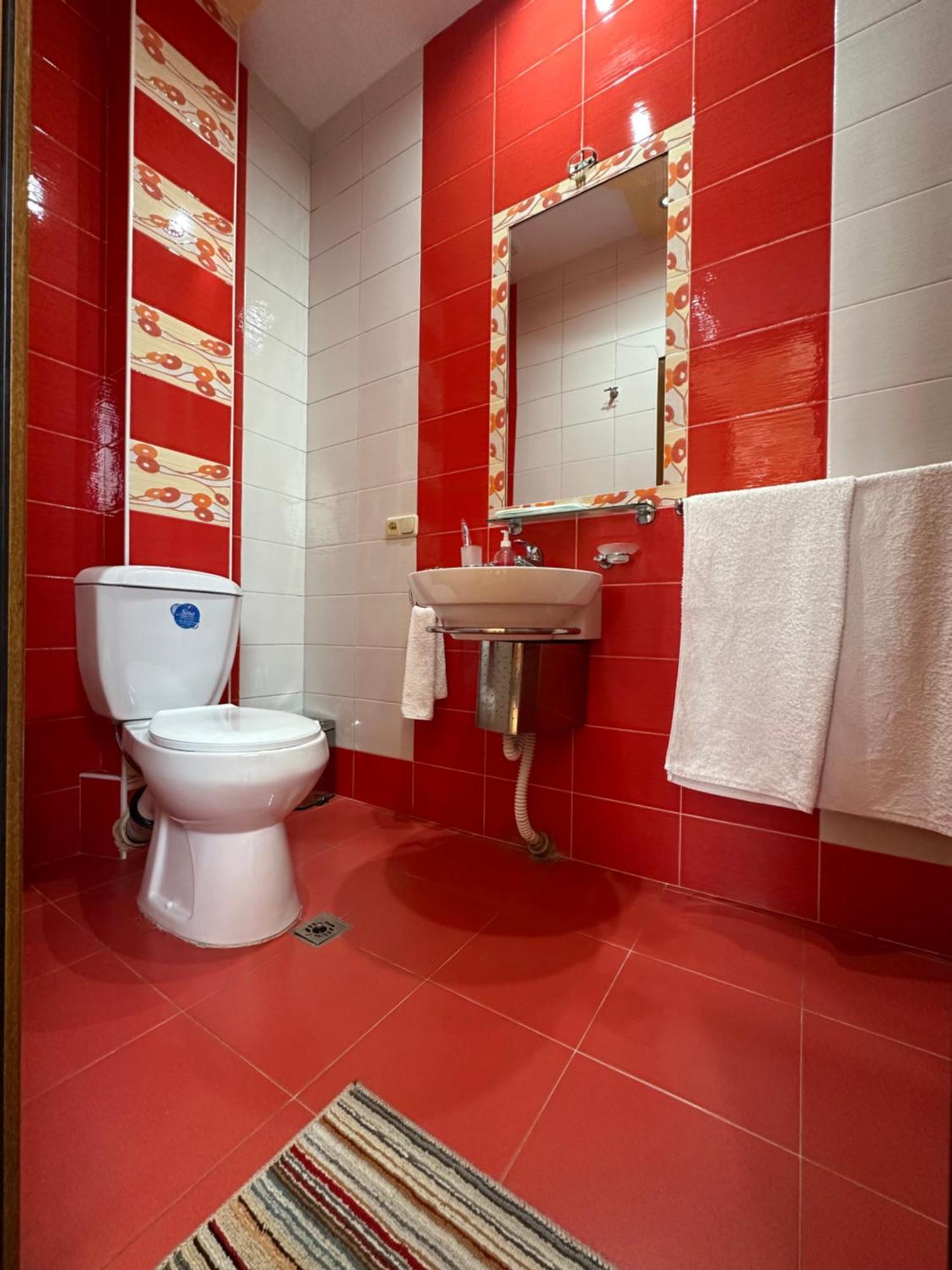 Royal Plus Hotel Yerevan Bagian luar foto